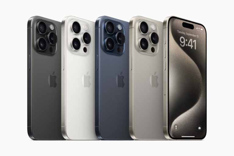 iPhone 15 Pro em todas as cores disponíveis, alinhados lado a lado