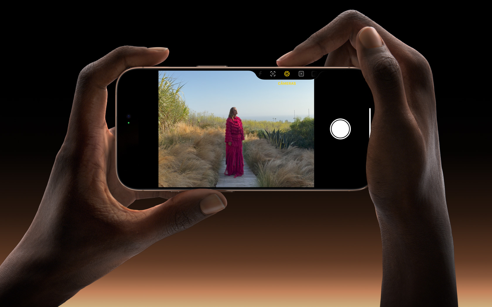  Interface da câmera no iPhone 16 Pro com zoom, retrato e modo vídeo